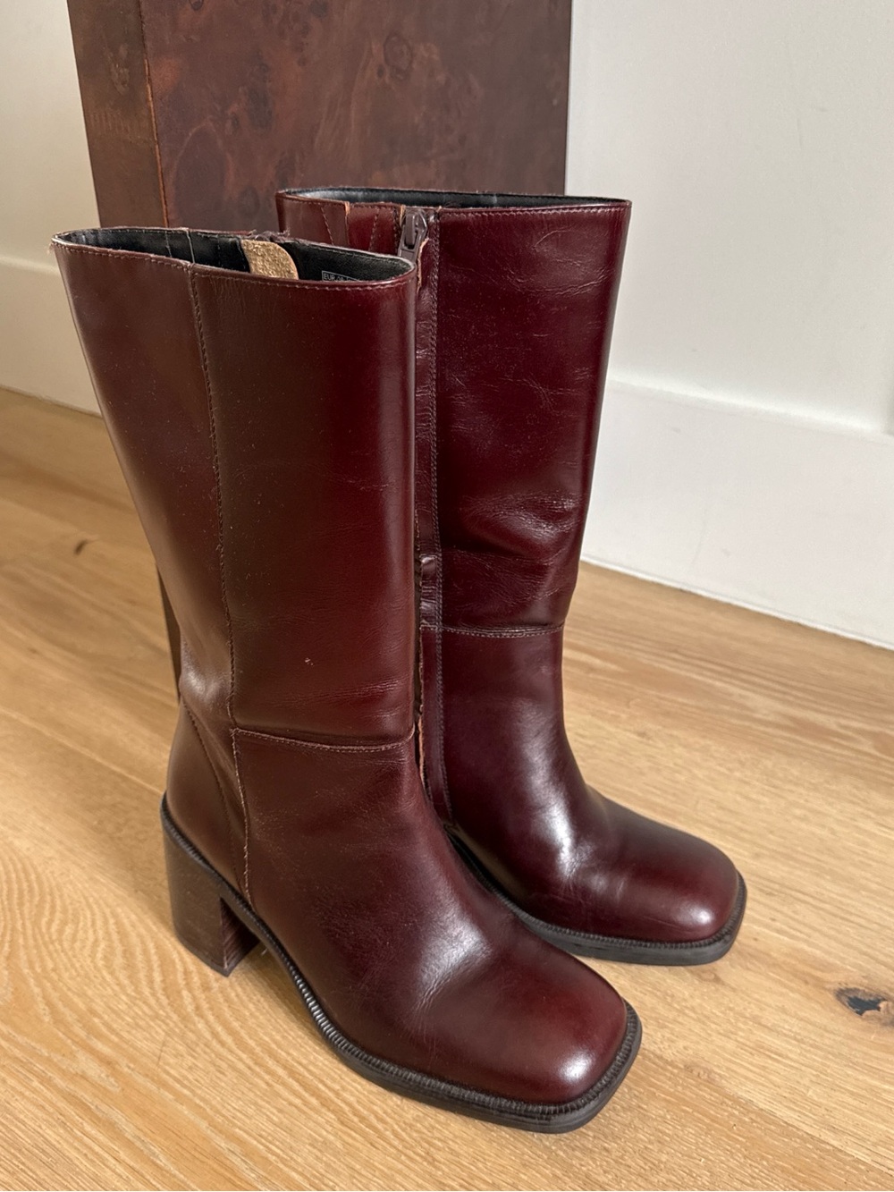 Gorgeous burgundy Zara leather boots!!! 🍷